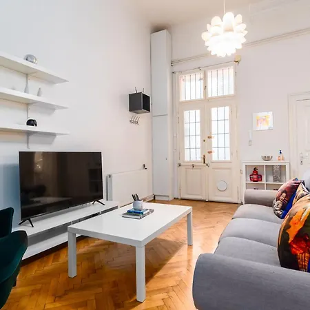 Broadway Apartment Downtown At The Opera Budapest Exterior photo